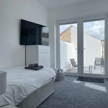 Wind And Waves Apartment By Seaside Llandudno Exterior photo